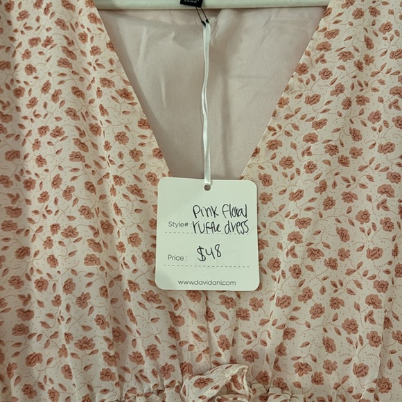 NWT ruffle dress with rose print - Picture 4 of 4